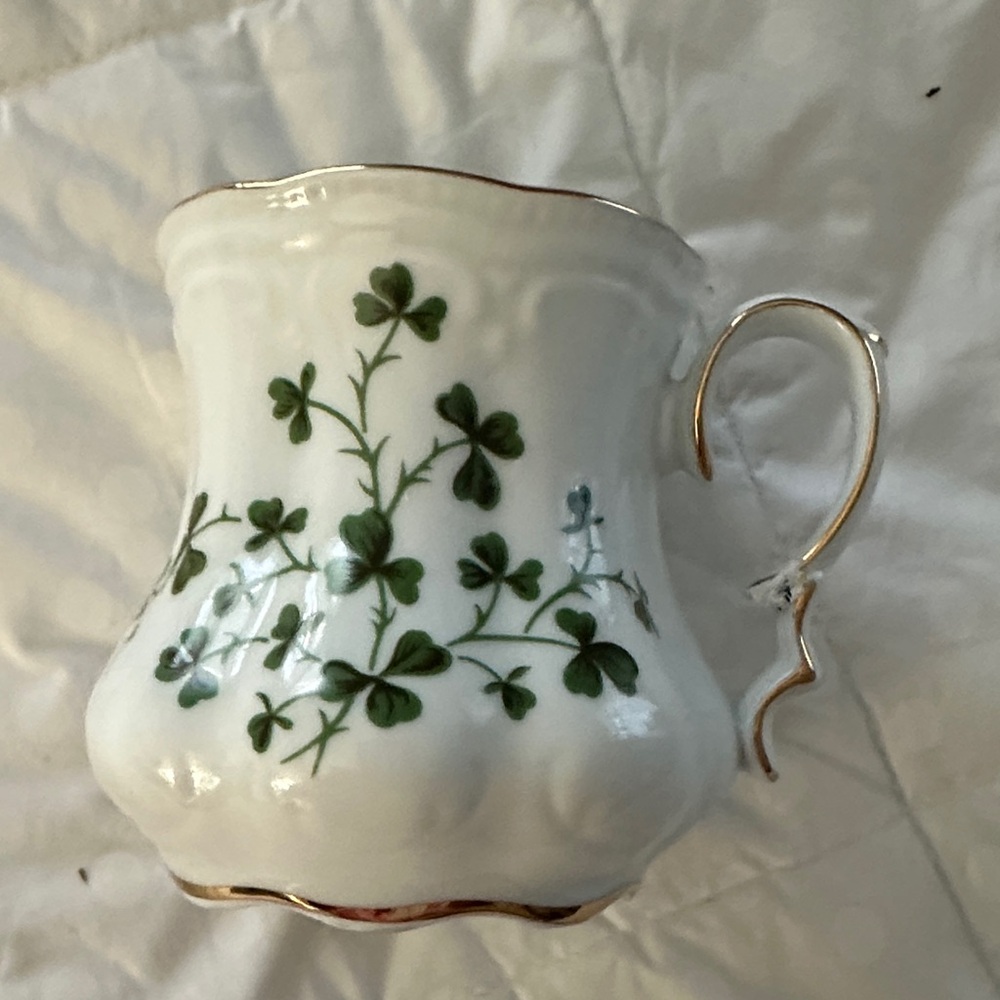 White Porcelain Shamrock Ceramic Cup with Gold Trim